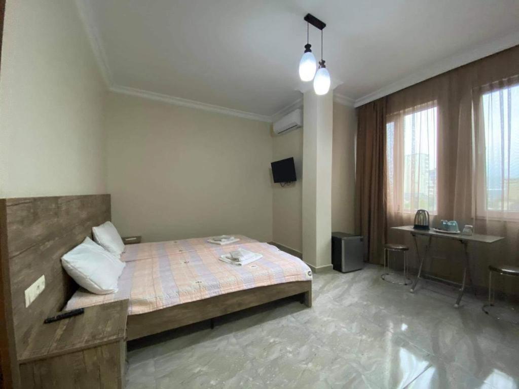 Nana'S Hotel Tchaikovsky Street 34 巴统 外观 照片