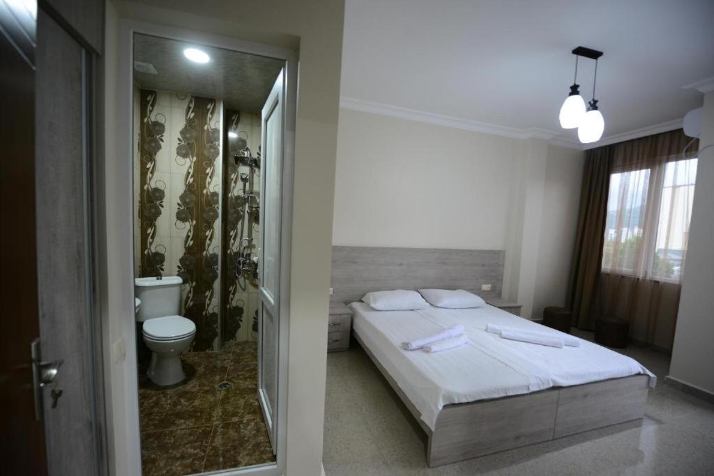 Nana'S Hotel Tchaikovsky Street 34 巴统 外观 照片